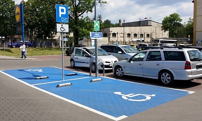Nowe oznakowanie miejsc parkingowych dla niepełnosprawnych w Gostyninie?